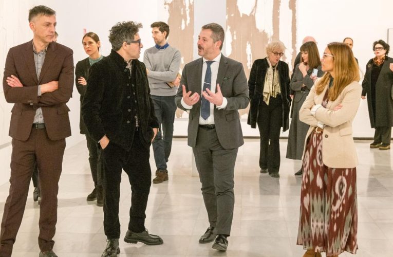 La Comunidad de Madrid dedica una exposición al universo artístico y creativo del pintor madrileño Secundino Hernández