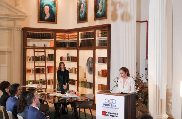 La Comunidad de Madrid, en la graduación de jóvenes en situación vulnerable que han cursado el programa Primera Experiencia Profesional