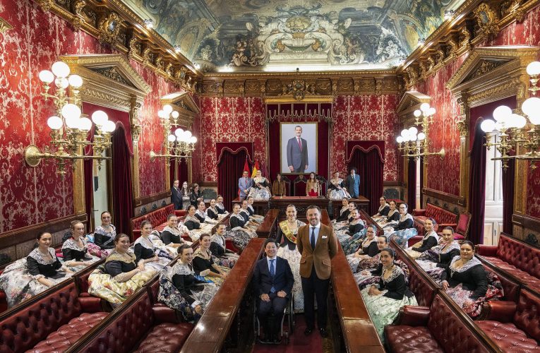 Madrid acoge la jornada de convivencia para elegir a la reina y las damas de honor de las fiestas de Elche