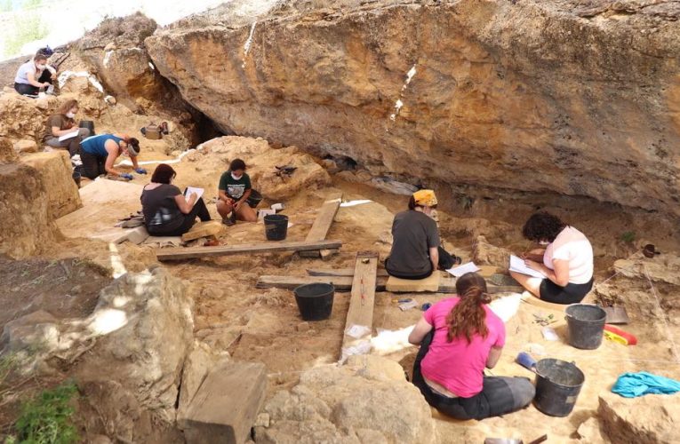 La Comunidad de Madrid abre hoy el proceso de inscripción para visitar el Parque Arqueológico de El Valle de los Neandertales en Pinilla del Valle