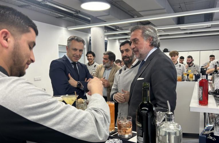 La Comunidad de Madrid firma un convenio con la Cámara Oficial de Comercio para promocionar los productos de proximidad entre alumnos de hostelería