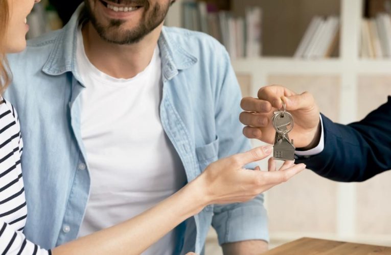 La Comunidad de Madrid duplica en menos de un año los beneficiarios de Mi Primera Vivienda para jóvenes