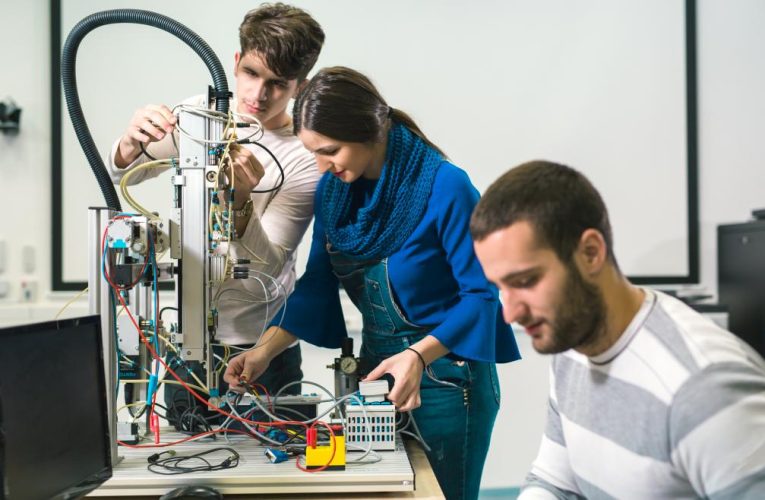 La Comunidad de Madrid reorganiza 34 planes de estudios de FP para alcanzar una mayor empleabilidad en el mercado laboral