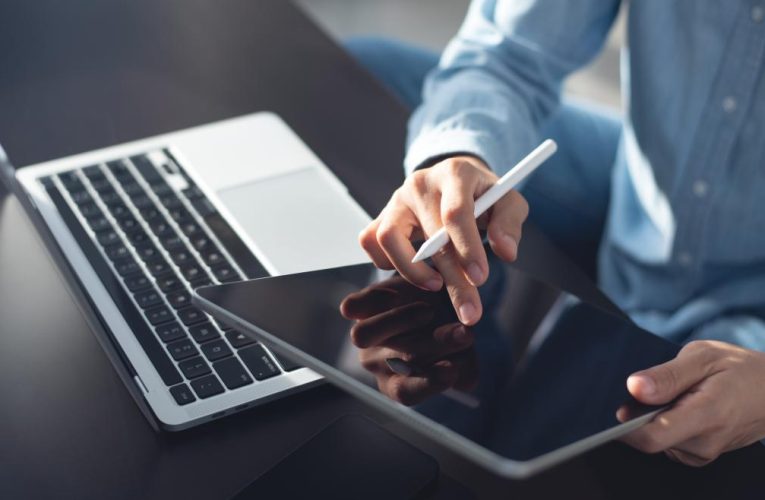 La Comunidad de Madrid estrenará un sistema con IA en las oficinas de empleo para reforzar la búsqueda de trabajo