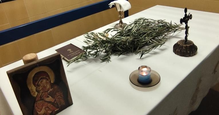 Archidiocesis de Madrid – Así ha vivido la Semana Santa en el CIE de Aluche el capellán Rufino García Antón: «Los que han participado en estas celebraciones son peregrinos de la esperanza»