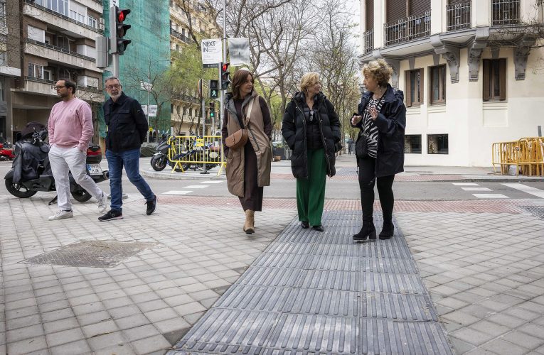 El Ayuntamiento renueva las aceras de la calle Ortega y Gasset entre Conde de Peñalver y Montesa