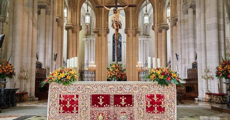 Archidiocesis de Madrid – El cardenal José Cobo preside las principales celebraciones de la Semana Santa en la catedral de la Almudena