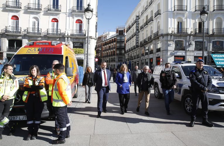 Sanz celebra la “gran acogida” que han tenido las sillas en Sol y agradece la “labor y la implicación” de los efectivos del dispositivo de Semana Santa