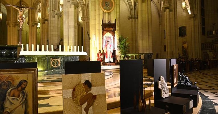 Archidiocesis de Madrid – El cardenal Cobo, en el Vía Crucis Diocesano: «La cruz no es un castigo, es la forma en que Dios se hace uno de nosotros»