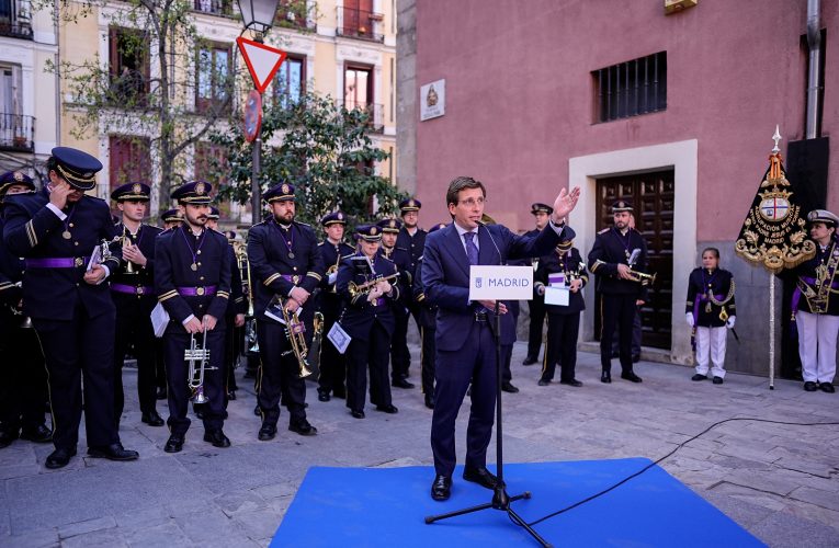 El Ayuntamiento dedica una plazuela a Jesús el Pobre en Centro