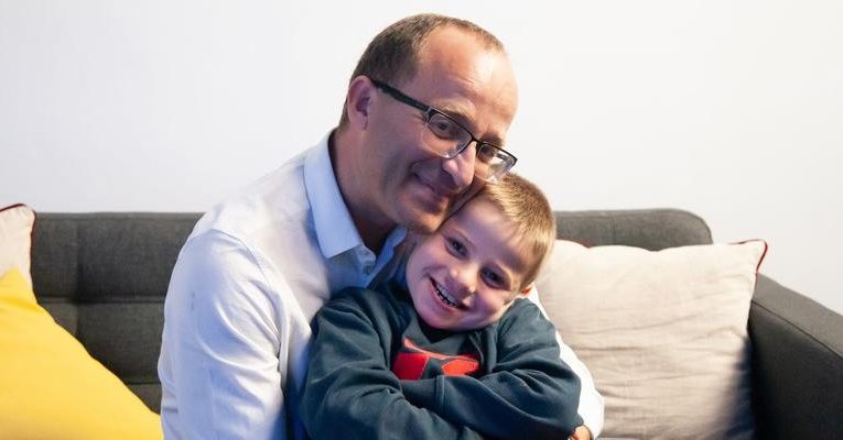 Archidiocesis de Madrid – Las familias de la Fundación para el tratamiento del síndrome de Angelman participan en la presentación de niños a San Isidro en la Iglesia de San Andrés Apóstol: «Con una mirada más de fe veremos el don que tienen nuestros hijos con discapacidad»