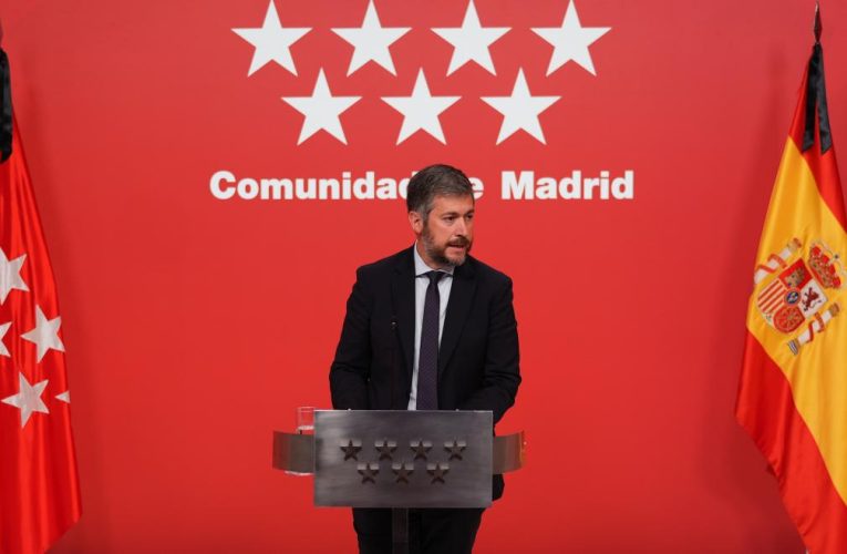 La Comunidad de Madrid aprueba la reducción de horas lectivas desde el próximo curso y 850 nuevos maestros en su educación pública