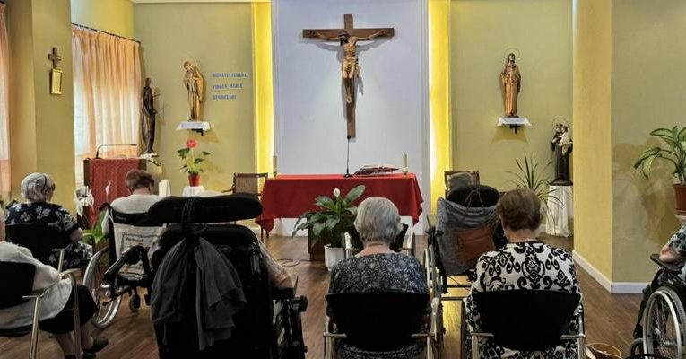 Archidiocesis de Madrid – La respuesta de la Residencia de Personas Mayores de Cáritas Madrid, ‘Fundación Santa Lucía’ ante el apagón: «Cuando se apagan las luces se encienden las del cuidado mutuo con las personas más vulnerables»