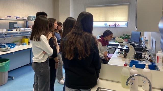 Los hospitales públicos de la Comunidad de Madrid reciben a más de 650 alumnos de la región en el marco del programa 4º ESO + Empresa