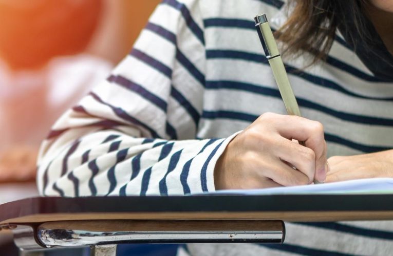 La Comunidad de Madrid aprueba ayudas complementarias para más de 6.500 estudiantes de universidades públicas con beca Erasmus+