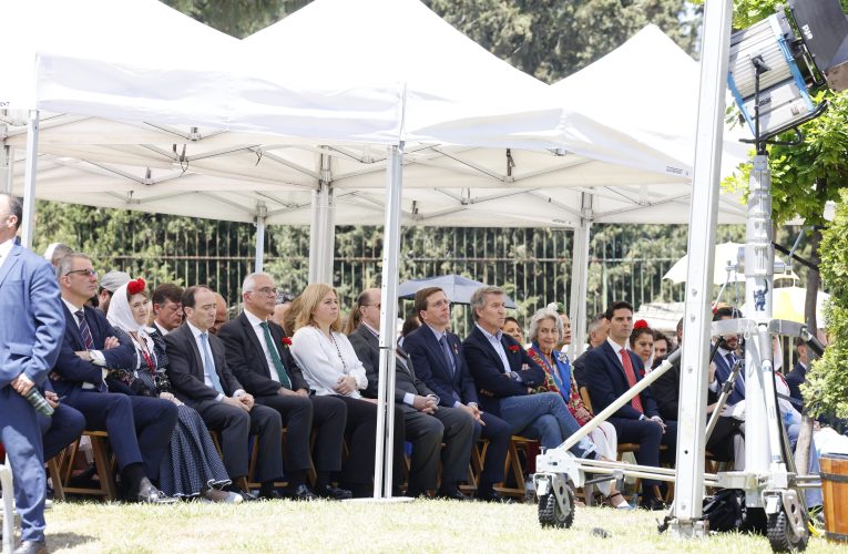 Madrid celebra a su patrón con una misa de campaña multitudinaria en la Pradera de San Isidro