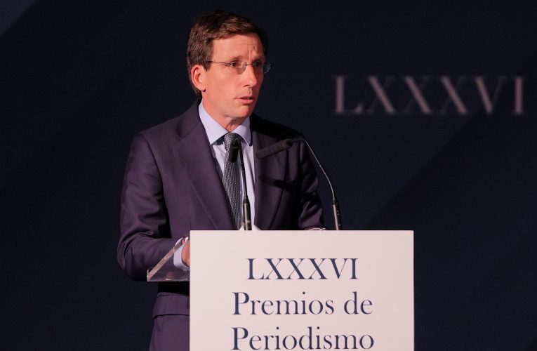 Almeida destaca “la valentía, talento y compromiso” de los profesionales del periodismo en la entrega de los Premios APM 2024