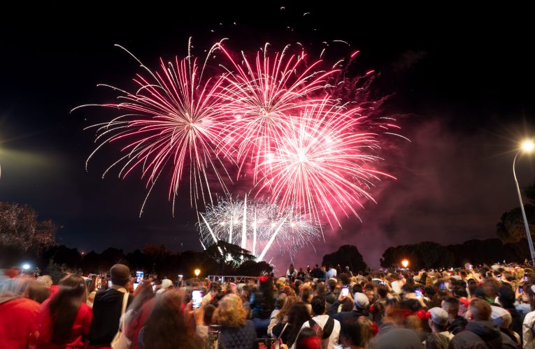Madrid despide las Fiestas de San Isidro 2025 con un espectáculo de fuegos artificiales