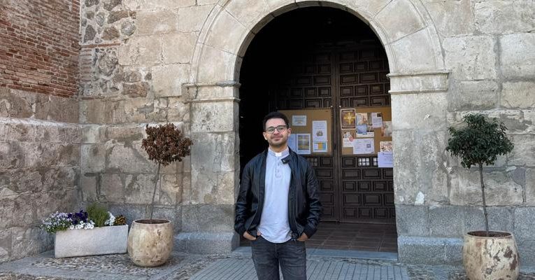 Archidiocesis de Madrid – Roberto Reyes, fututo sacerdote de la diócesis de Madrid: «Quiero configurarme con el corazón de Jesús Buen Pastor»