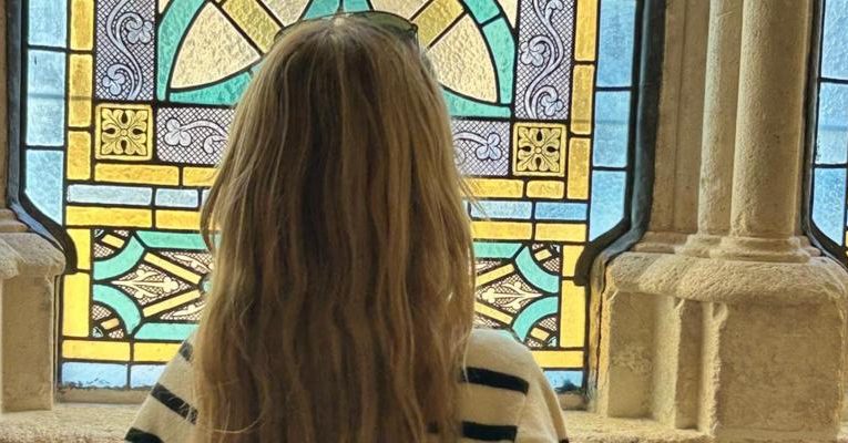 Archidiocesis de Madrid – El testimonio de Tiana, que recibe los sacramentos de la iniciación cristiana en la catedral: «Mi vida ahora no tendría sentido sin Dios»