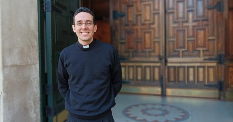 Archidiocesis de Madrid – Carlos Tamames será sacerdote de Madrid el 24 de mayo: «Me gustaría morir de agotamiento en la vida pastoral; totalmente desgastado y entregado»
