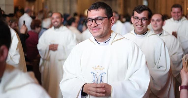 Archidiocesis de Madrid – Juan José Rodríguez, nuevo sacerdote de la diócesis de la Madrid: «Creo que el Señor escoge a pastores heridos para que con sus heridas puedan curar a los que están enfermos»