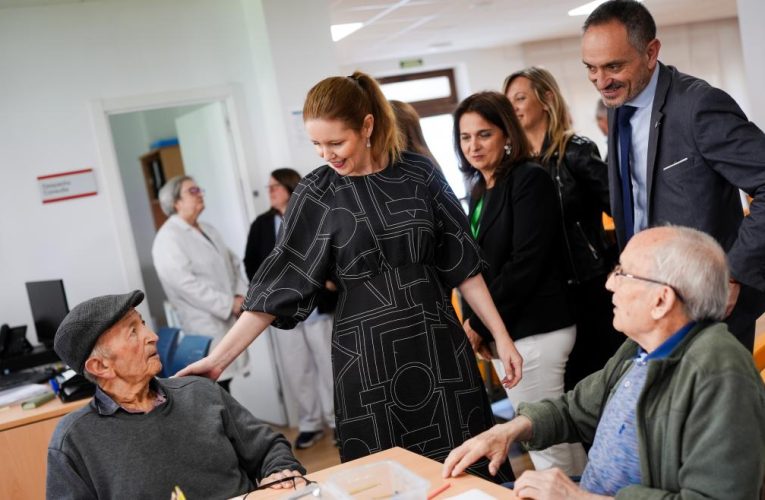 La Comunidad de Madrid abre un nuevo Centro de Día público en Móstoles para promover la autonomía de mayores dependientes