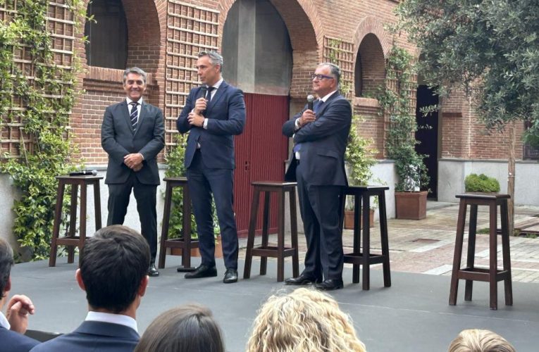 La Comunidad de Madrid, en la presentación de la corrida In Memoriam que este año rinde homenaje al ganadero Victorino Martín Andrés