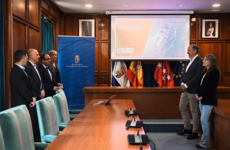 La Comunidad de Madrid despliega el Escudo Digital en San Lorenzo de El Escorial para proteger los sistemas informáticos del ayuntamiento