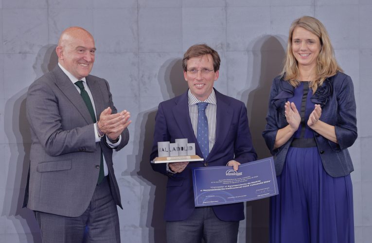 El Ayuntamiento de Madrid recibe el Reconocimiento Institucional CEOE Valladolid