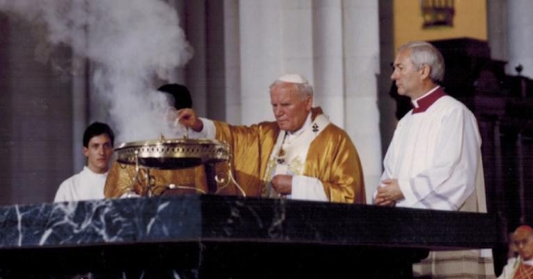 Archidiocesis de Madrid – Daniel Escobar, delegado de Liturgia: «La dedicación de la catedral de la Almudena no es solo un recuerdo del pasado, sino actualizar lo que Dios sigue haciendo con nosotros hoy»