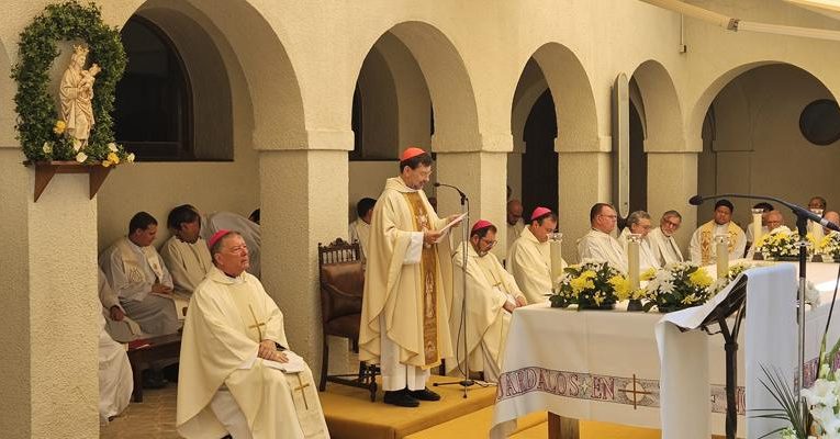 Archidiocesis de Madrid – El cardenal Cobo, a los sacerdotes en la fiesta de Jesucristo, Sumo y Eterno Sacerdote: «Jesús pide la unión de los bautizados y la comunión entre nosotros los sacerdotes»