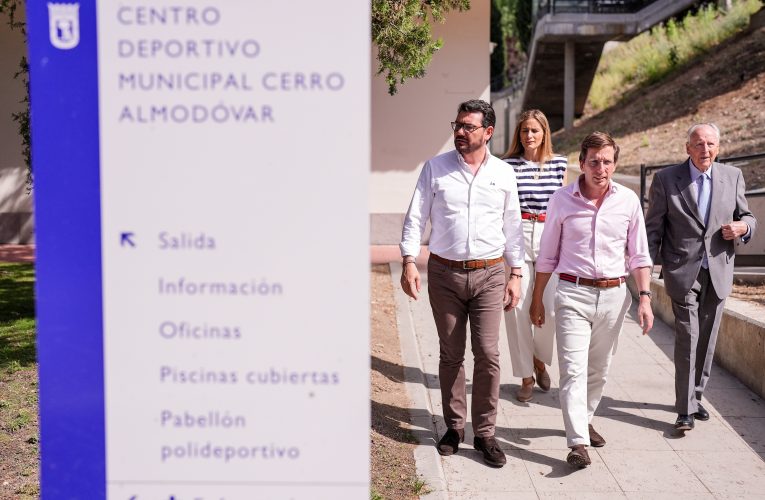 Almeida inaugura el primer pabellón cubierto de vóley playa de la ciudad en Villa de Vallecas