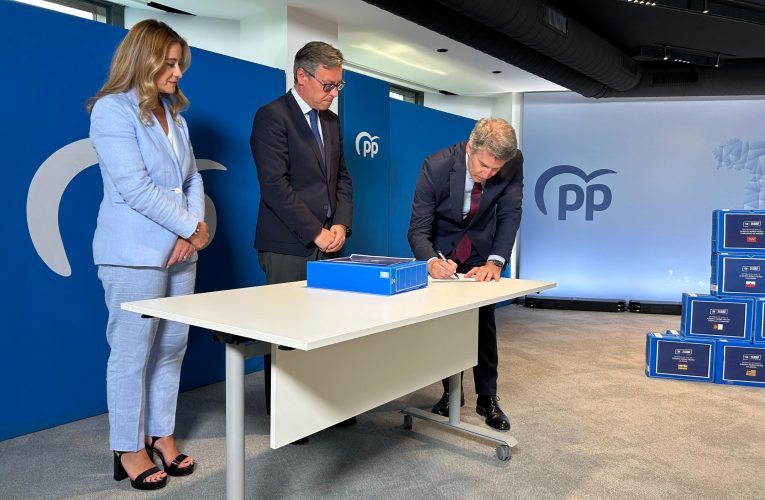 Serrano recibe los avales de la candidatura de Núñez Feijóo a la presidencia del Partido Popular para el XXI Congreso Nacional