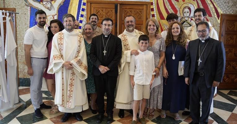 Archidiocesis de Madrid – El cardenal Cobo, a los nuevos diáconos permanentes: «Estáis llamados a ser testigos creíbles de que el Evangelio puede vivirse en medio de lo cotidiano en el estilo del servicio»