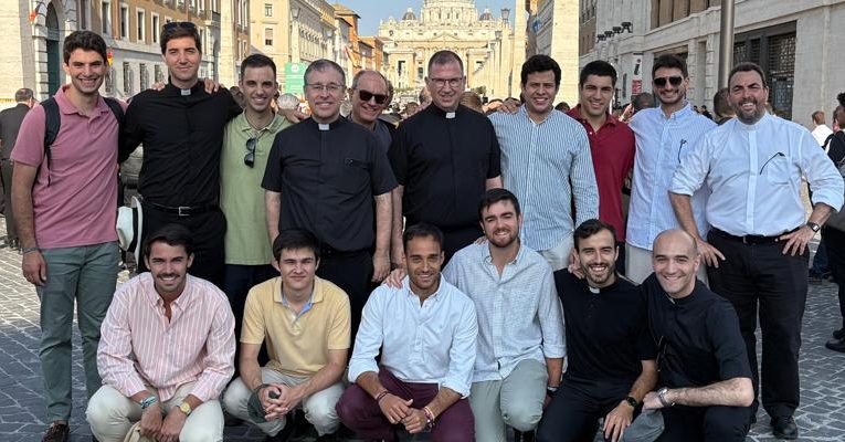 Archidiocesis de Madrid – Seminaristas de Madrid, desde el Jubileo en Roma: «Hay mucha esperanza porque no dejan de surgir vocaciones»