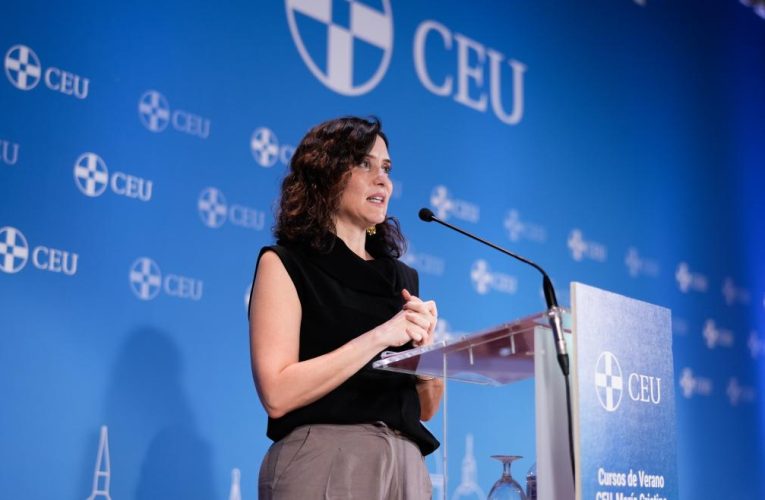 Díaz Ayuso defiende el papel de la Universidad como pilar de Occidente y garante de la verdad y la libertad