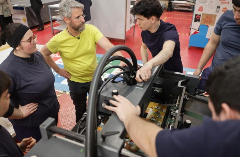 La Comunidad de Madrid unifica las becas de FP de Grado Medio y Superior priorizando a alumnos de familias con menos recursos