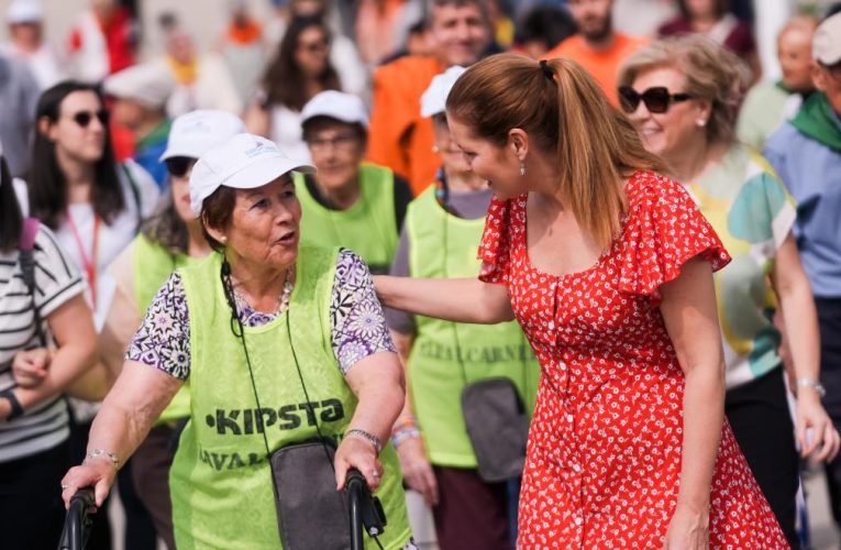 La Comunidad de Madrid reúne a 700 usuarios y profesionales de sus residencias públicas en la XII Marcha de Mayores