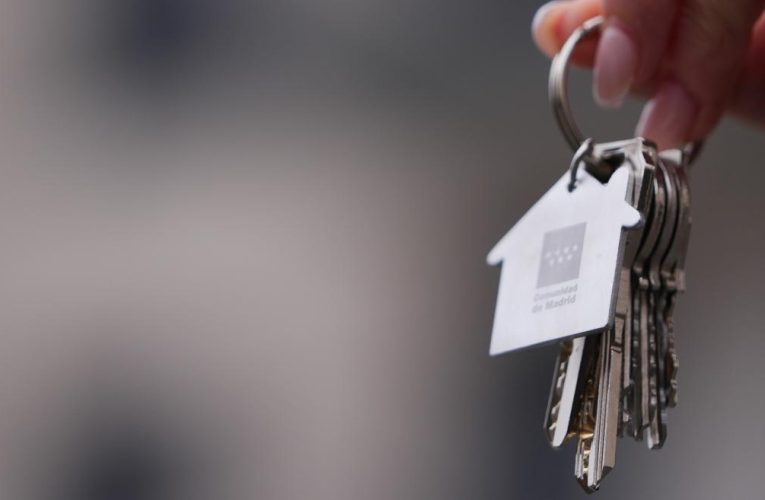 La Comunidad de Madrid invierte 40,6 millones para reformas en 2.000 viviendas sociales de familias vulnerables