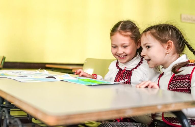 La Comunidad de Madrid aprueba ayudas a 70 ayuntamientos para la escolarización de alumnos en sus colegios públicos
