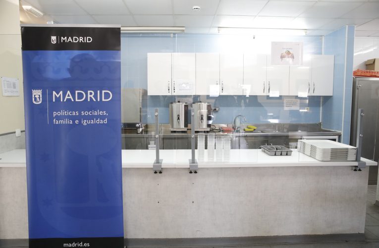 El Consistorio abrirá un centro temporal de emergencia para alojar y ofrecer atención social a personas que pernoctan en el aeropuerto