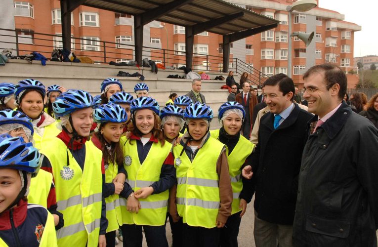Una llamada a la prudencia. Calvo presenta el estudio ‘Velocidad de circulación en zonas escolares urbanas’ que aborda el comportamiento de los conductores