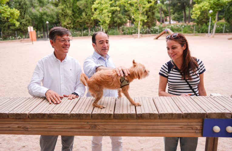 El Ayuntamiento ha invertido más de 4 millones de euros en la creación y mejora de un centenar de áreas caninas en los 21 distritos desde 2019