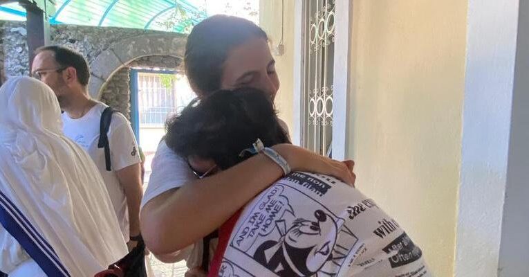Archidiocesis de Madrid – El testimonio de Elena Nieves, recordando su primera experiencia de misión en Albania: «Me impresionó ver cómo las Misioneras de la Caridad viven su fe dedicándose a las personas más necesitadas»