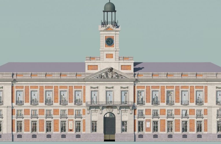 La Comunidad de Madrid restaura la fachada principal de la Real Casa de Correos en su 40º aniversario como sede del Gobierno regional