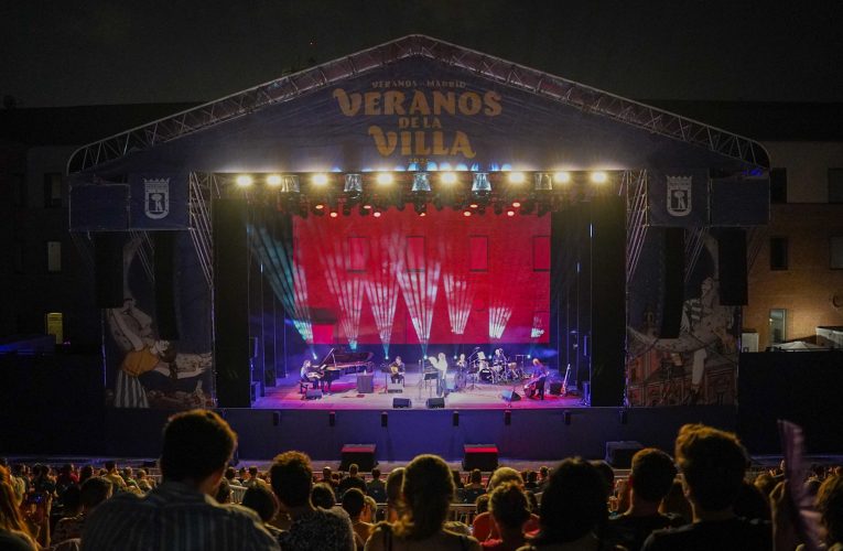 La cantante y actriz Mónica Molina, protagonista del concierto sorpresa Algo Inesperado