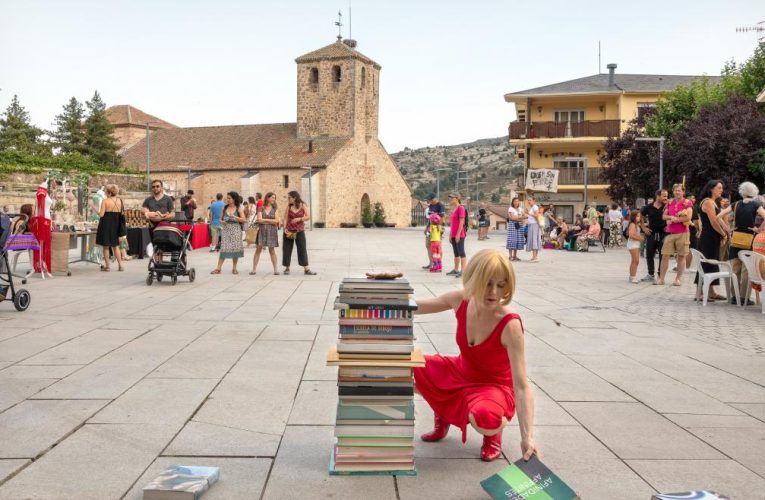 La Comunidad de Madrid nutre Arte vivo en la plaza con la creación contemporánea de artesanos y artistas locales
