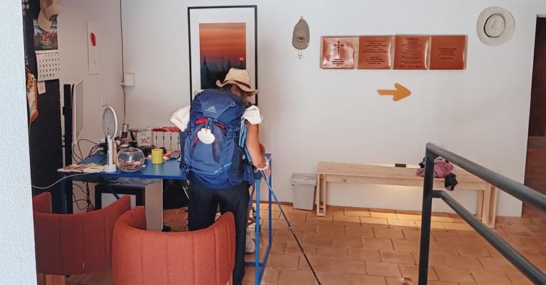 Archidiocesis de Madrid – El albergue jacobeo de las Comendadoras de Santiago, a pleno rendimiento: «Madrid es la entrada y la salida de más de 60.000 peregrinos de todo el mundo»