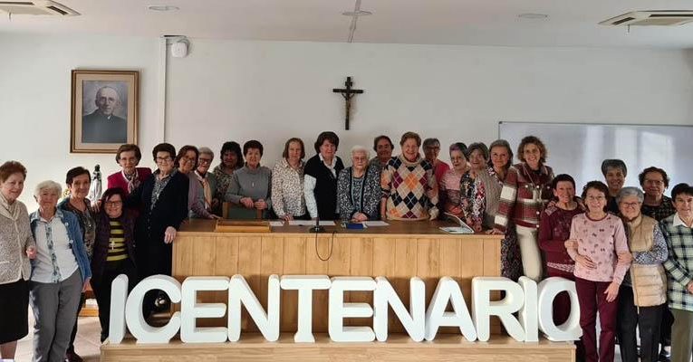 Archidiocesis de Madrid – Las aliadas en Jesús por María celebran la clausura de su centenario mirando al futuro: «El Señor quiere amar al mundo a través de nosotras con ojos de misericordia»